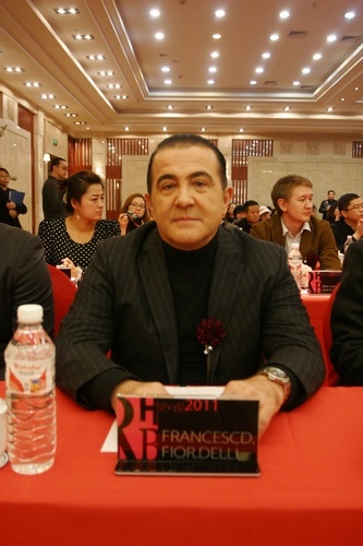 意大利时尚协会中国区负责人、意大利设计师 FRANCESCO FIORDELLI