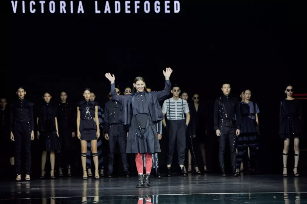 1551858292(1).png 1551858292(1).png